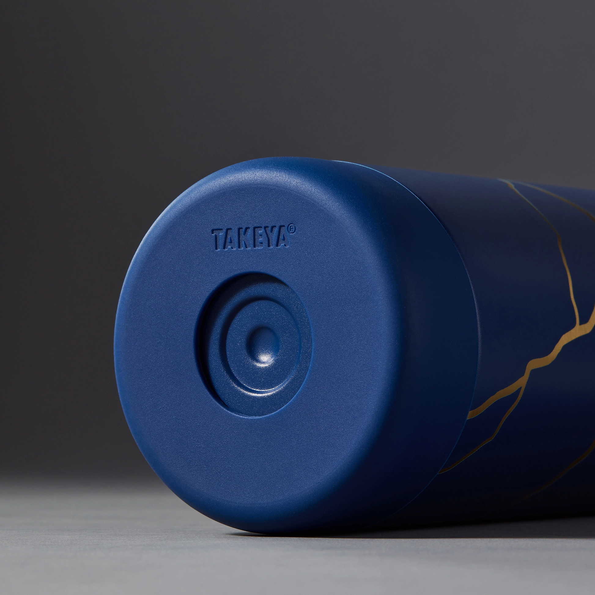 kintsugi-water-bottle-with-spout-lid-u3 51390-TK_HO25_Kintsugi_Takeya9249.png